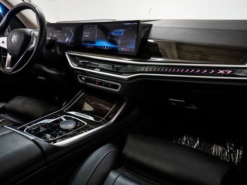 Used 2025 BMW X7 xDrive40i image 15