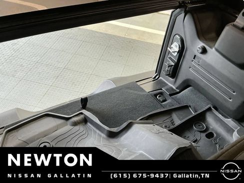 Used 2024 Jeep Wrangler Unlimited Sport AWD/4WD image 25