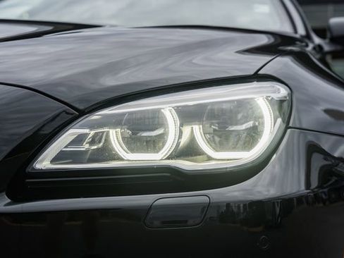 Used 2016 BMW M6 Convertible image 17