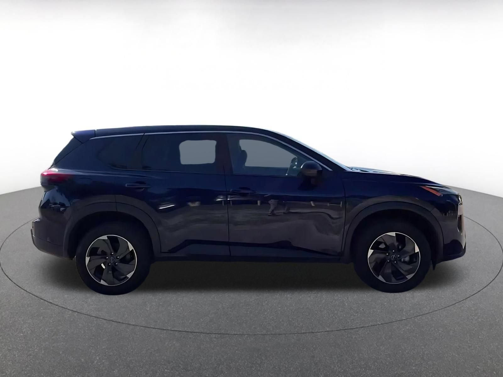 Used 2025 Nissan Rogue SV AWD/4WD image 15
