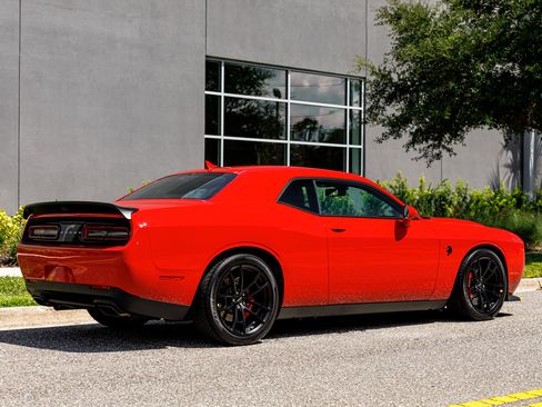 Used 2023 Dodge Challenger SRT Hellcat image 9