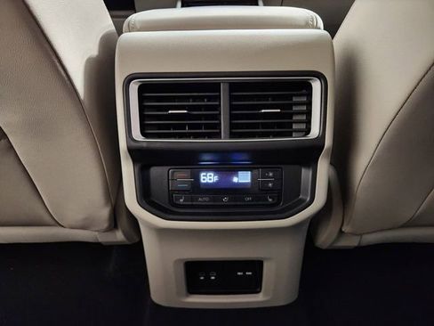 Used 2025 Volkswagen Atlas SEL Premium R-Line AWD/4WD image 31