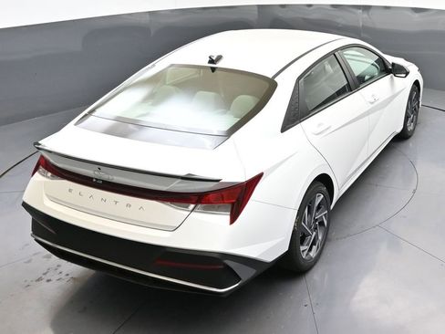 Certified 2025 Hyundai Elantra Sport FWD image 45