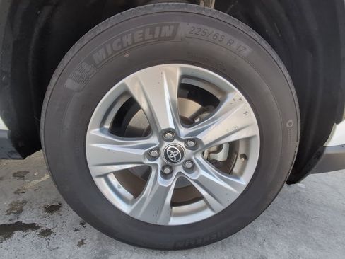 Used 2024 Toyota RAV4 XLE image 33