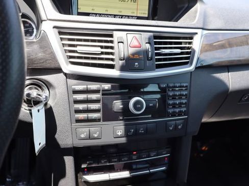 Used 2010 Mercedes-Benz E 550 Sedan image 16