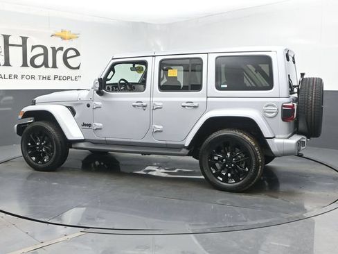 Used 2023 Jeep Wrangler Unlimited Sahara AWD/4WD image 46