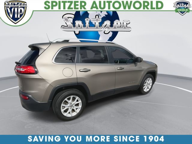 Used 2016 Jeep Cherokee Latitude w/ Cold Weather Group AWD/4WD image 8