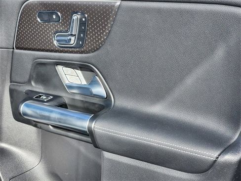 Certified 2025 Mercedes-Benz GLA 250 4MATIC image 21