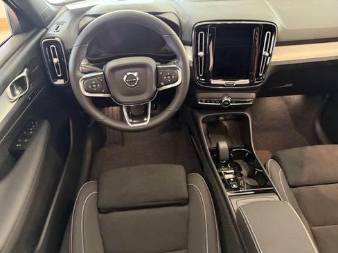 New 2026 Volvo XC40 B5 Ultra w/ Protection Package image 13