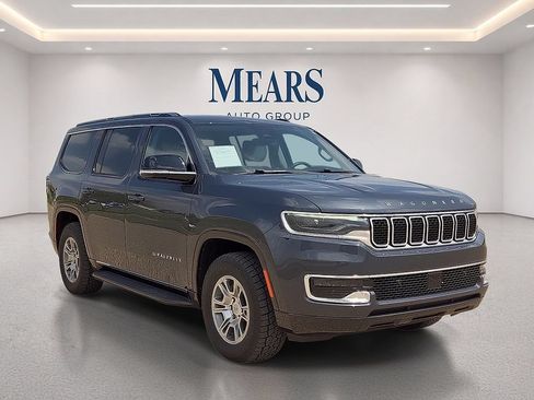 Used 2023 Jeep Wagoneer 2WD image 7