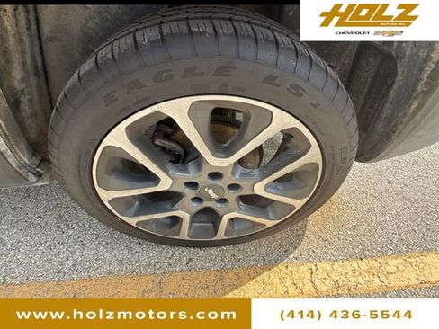 Used 2022 Jeep Renegade Limited w/ Sun, Sound & Wheels Group image 33