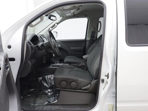 Used 2016 Nissan Frontier PRO-4X AWD/4WD image 5