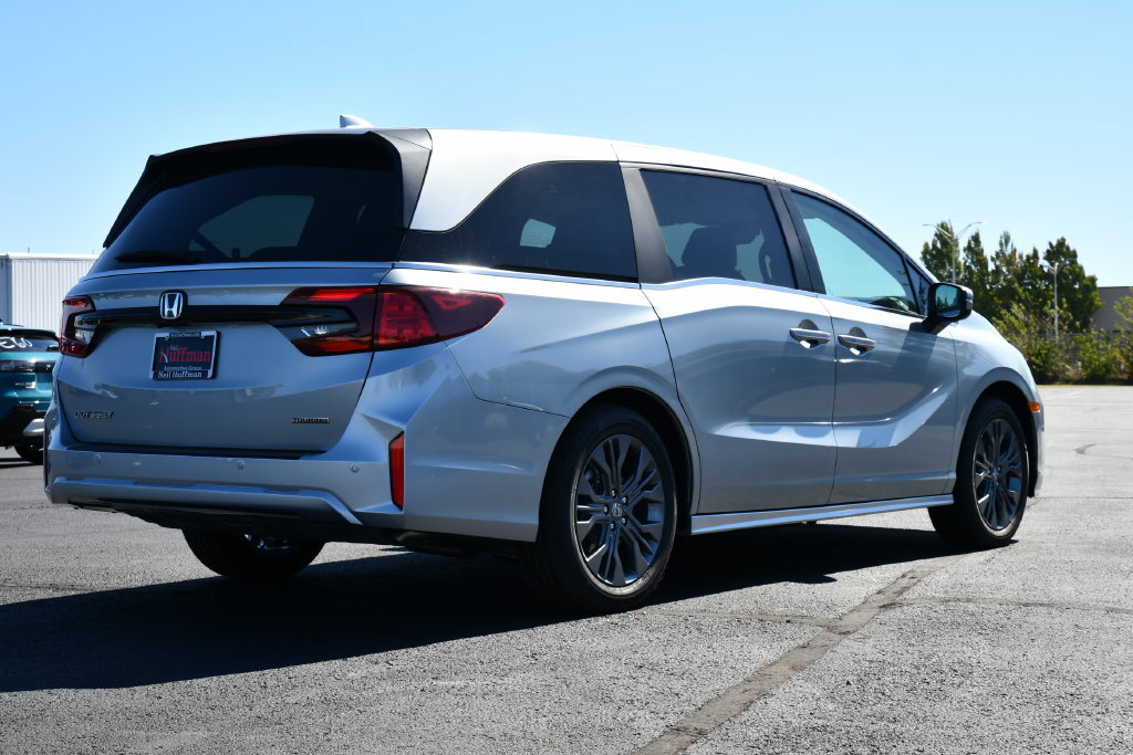 New 2027 Honda Odyssey Touring image 7
