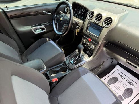 Used 2013 Chevrolet Captiva Sport LT FWD image 4
