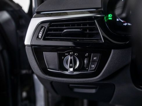 Used 2023 BMW 530e w/ Premium Package image 34