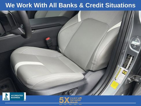 Used 2025 Toyota Camry SE image 26