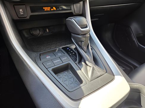 Certified 2019 Toyota RAV4 XLE Premium image 19