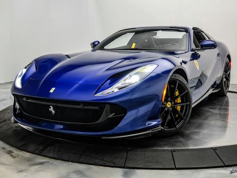 Used 2023 Ferrari 812 GTS RWD image 5