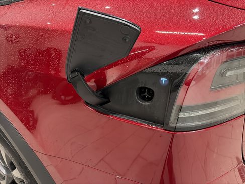 Used 2023 Tesla Model X image 22