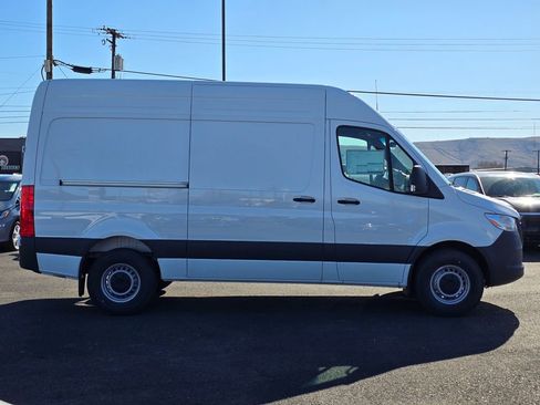 New 2025 Mercedes-Benz Sprinter 2500 image 6