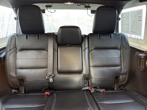 Used 2019 Jeep Wrangler Unlimited Sahara AWD/4WD image 28