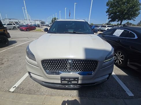 Used 2021 Lincoln Aviator Reserve w/ Elements Package Plus AWD/4WD image 2