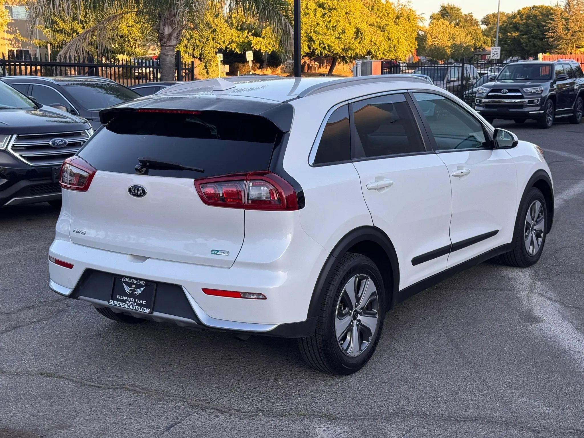 Used 2018 Kia Niro LX FWD image 6