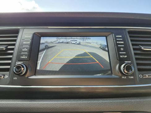 Used 2019 Kia Sedona EX image 2