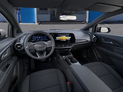 New 2026 Chevrolet Equinox EV LT image 15