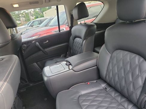 Used 2024 Nissan Armada Platinum w/ Captain's Chairs Package RWD image 18