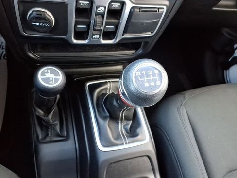 Used 2018 Jeep Wrangler Unlimited Sport S image 42