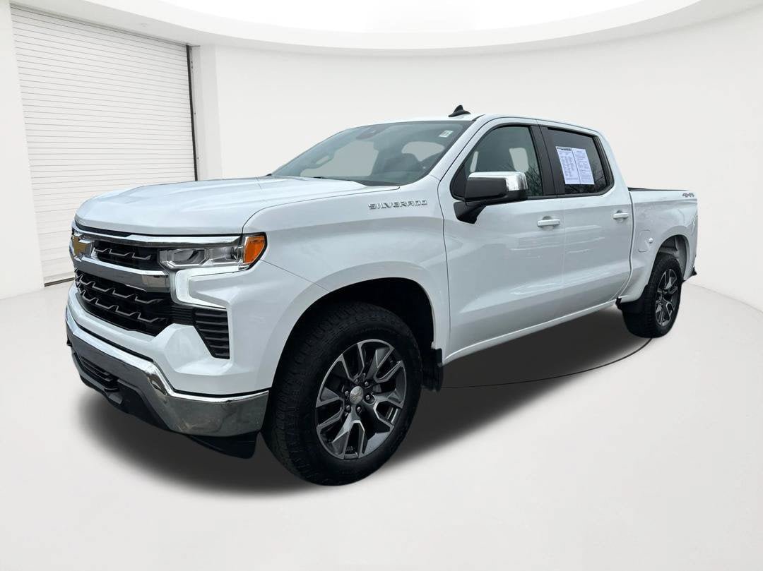 Used 2022 Chevrolet Silverado 1500 LT AWD/4WD image 1