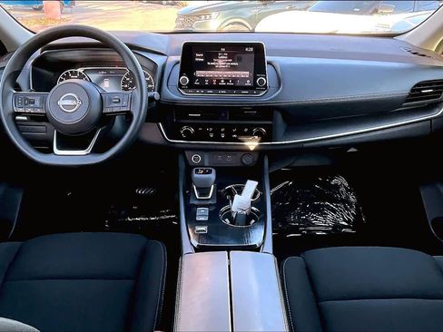 Used 2023 Nissan Rogue S image 13