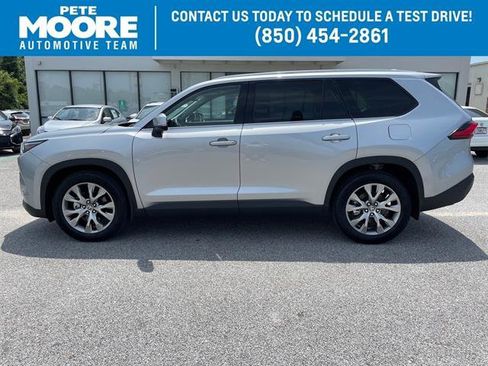 Used 2024 Toyota Grand Highlander Limited image 3