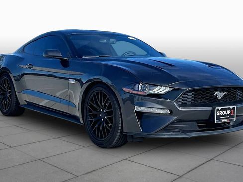 Used 2020 Ford Mustang Coupe RWD image 3