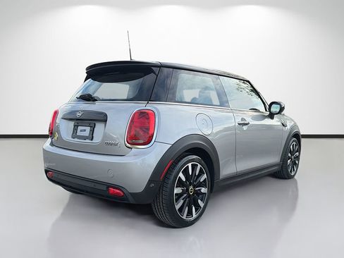 Used 2024 MINI Cooper SE image 3