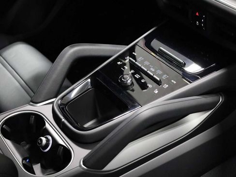 New 2026 Porsche Cayenne Coupe AWD/4WD image 21