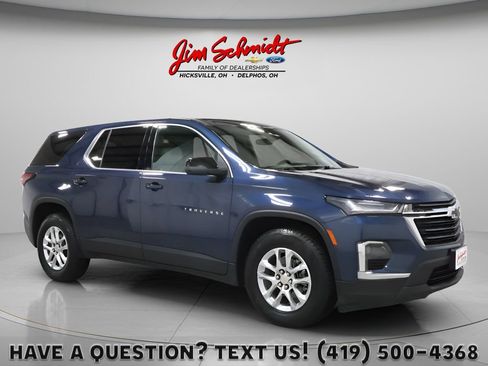 Used 2023 Chevrolet Traverse LS FWD image 1