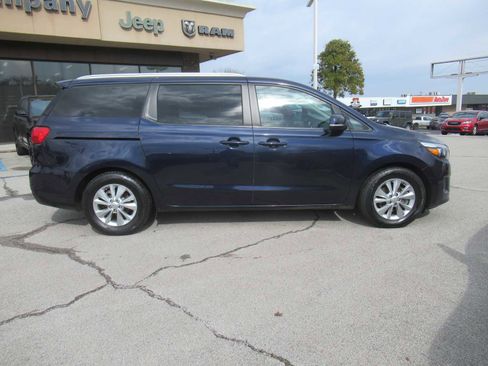 Used 2018 Kia Sedona LX w/ LX Essentials Premium Package image 7