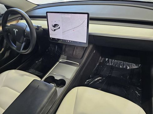 Used 2021 Tesla Model 3 Standard Range Plus RWD image 5