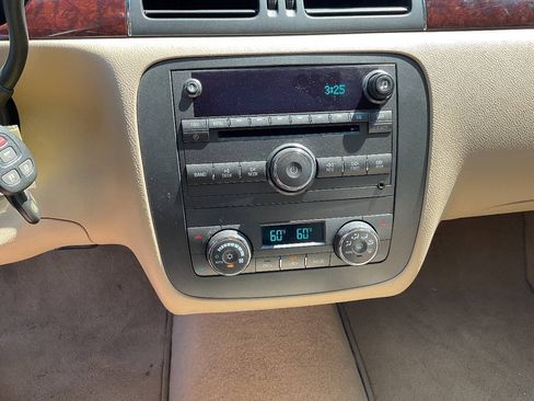 Used 2011 Buick Lucerne CXL FWD image 14