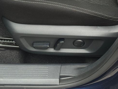 Used 2025 Nissan Rogue SV FWD image 22