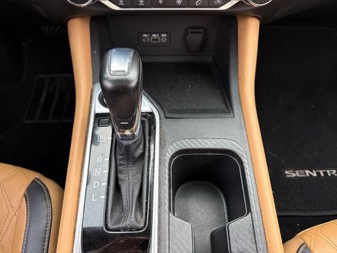 Used 2020 Nissan Sentra SV w/ SV Premium Package FWD image 32