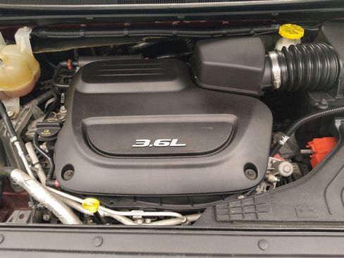 Used 2018 Chrysler Pacifica Limited FWD image 30