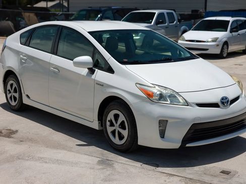 Used 2012 Toyota Prius Two FWD image 9