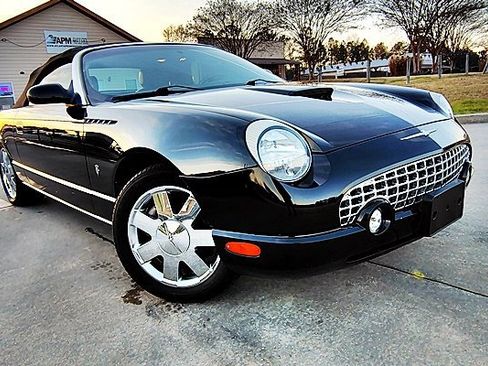 Used 2002 Ford Thunderbird Deluxe image 2