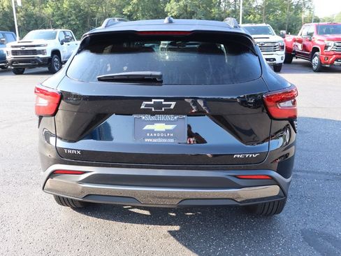 New 2026 Chevrolet Trax ACTIV w/ Sunroof Package FWD image 28