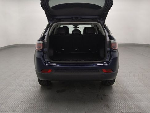 Used 2018 Jeep Compass Latitude w/ Popular Equipment Group AWD/4WD image 29