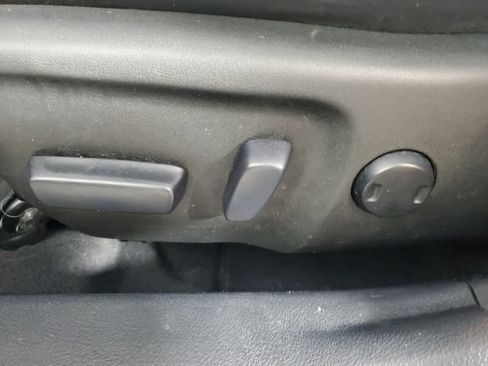 Used 2017 Toyota Camry SE FWD image 19