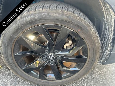 Used 2022 Volkswagen Taos SE FWD image 33
